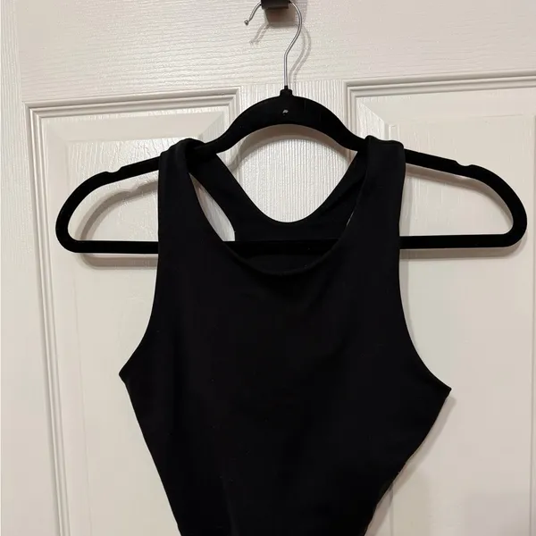 QUINCE Black Ultra-Form High-Neck Cropped‎ Tank Size Small - Image 2