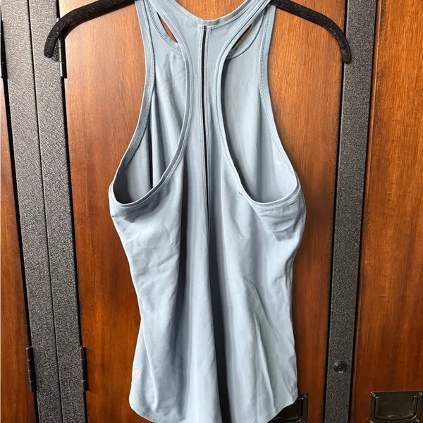 Lululemon Simply Bare tank top! Beautiful blue/Gray. Size 8! Slim fit. - Image 4