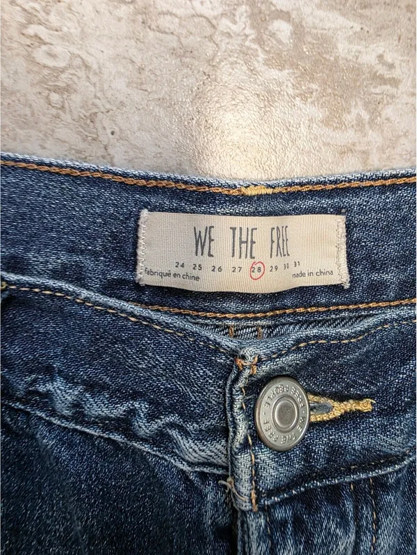 Free People We The Free Cut Off Denim Shorts Distressed Frayed Size 28 Casual - Image 3