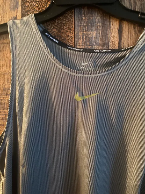Nike NWT Dri fit Women's running gray tank top size Medium ( 32) - Image 3