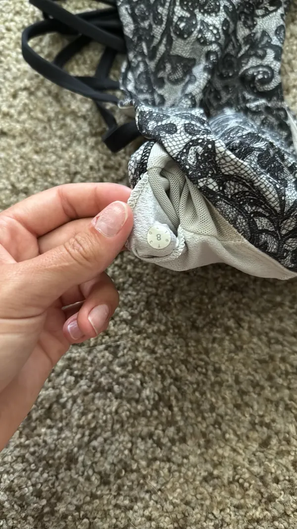 Black and White paisley LuluLemon bra - Image 4