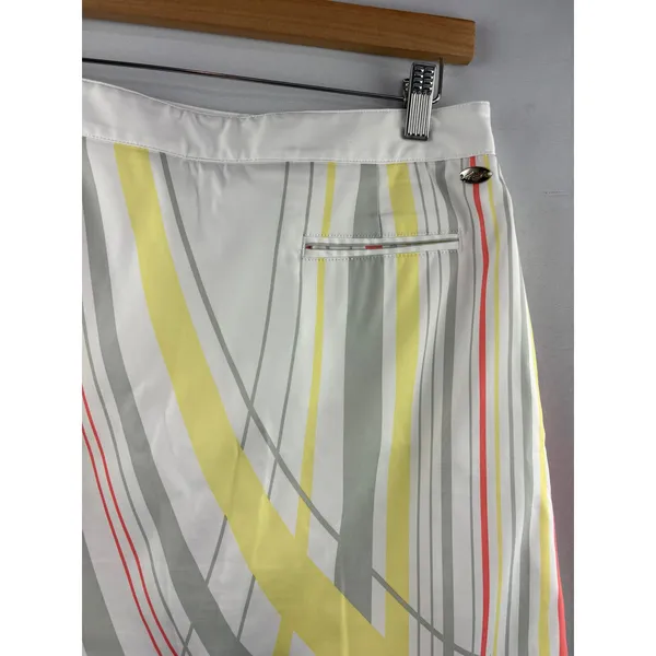 Women’s Greg Norman Size 4 White Multicolored Patterned Skort - Image 4