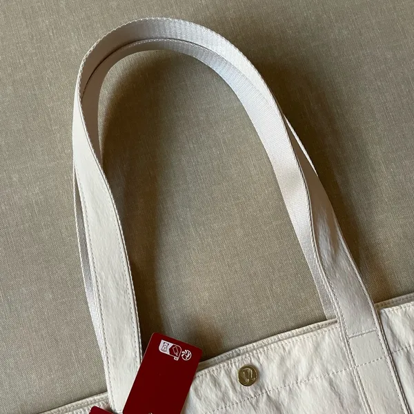 Lululemon Lunar New Year Daily Multi-Pocket Tote Bag 20L - Image 8