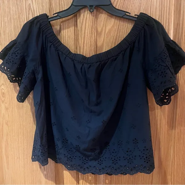 Madewell Eyelet Off-the-Shoulder Ruffled‎ Short Sleeve Top in Black Size Large - Image 7