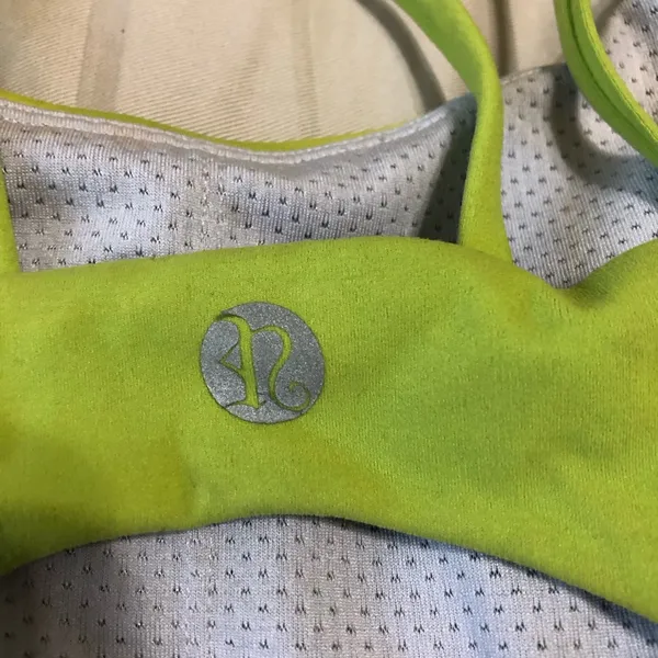 RUNNING GIRL Women's Strappy Sports Bra Sexy Cross Back Bra size xsmall - Image 13
