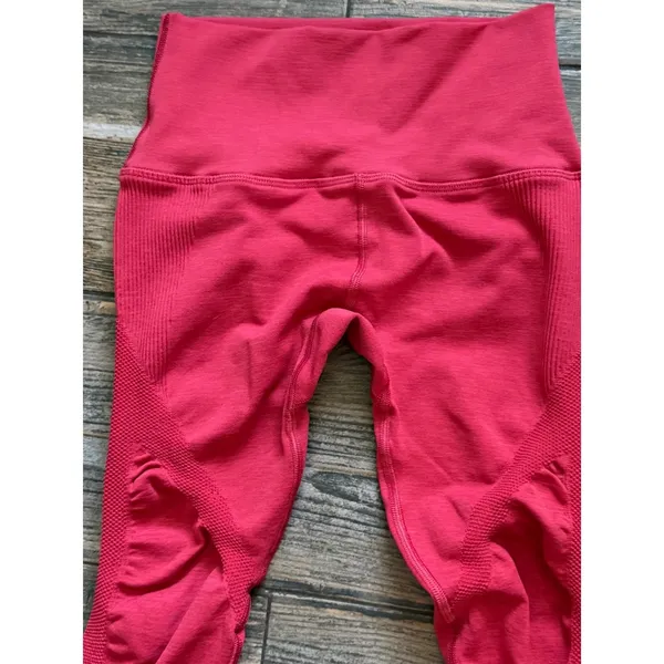Alphalete‎ High Waisted Seamless Leggings Pink Small Yoga Amplify Body Scrunch - Image 3