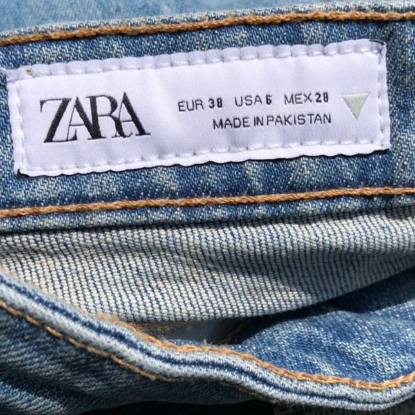 Zara Jeans Womens 6 Denim Straight Leg Cropped Light Wash Raw Hem - Image 5