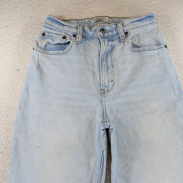 Abercrombie Fitch Curve Love 90s Straight Ultra High Rise Light Wash Jeans 26/2S - Image 3