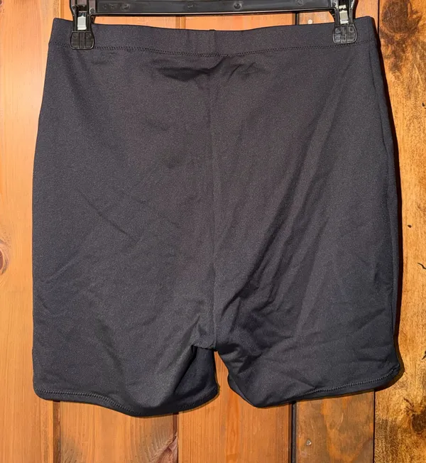 SKIMS Black Biker Shorts - Image 4