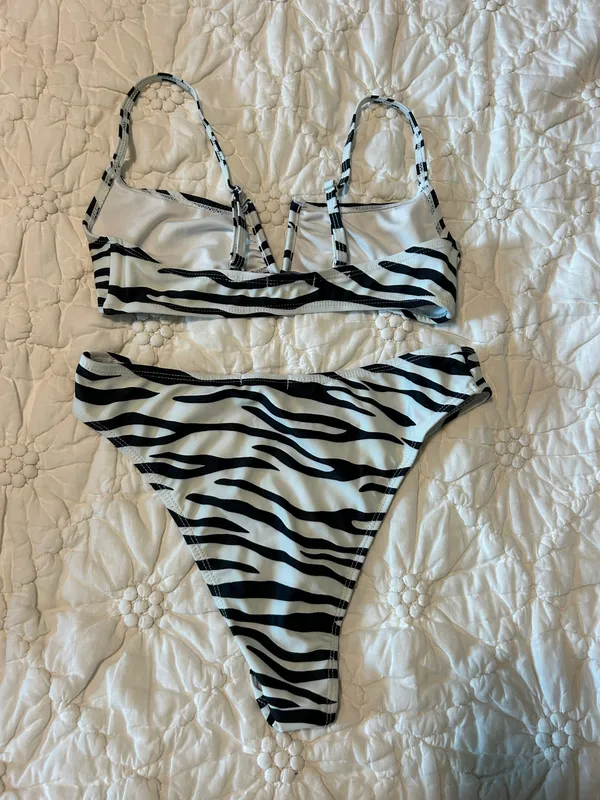 Nasty Gal Swimsuit - Image 4