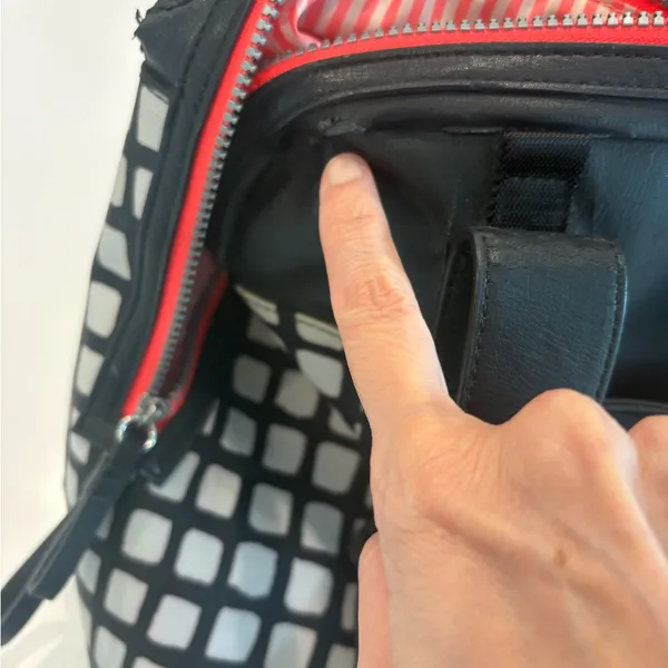 Lululemon Black & White Grid Duffel Gym Bag (Peeling) - Image 6