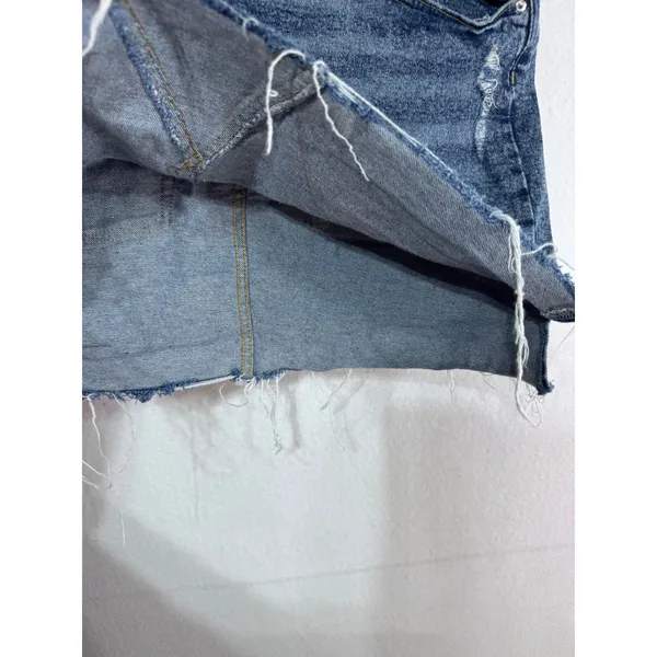H&M Divided Women's Size 12 Blue Denim Mini‎ Skirt Distressed Raw Hem - Image 4