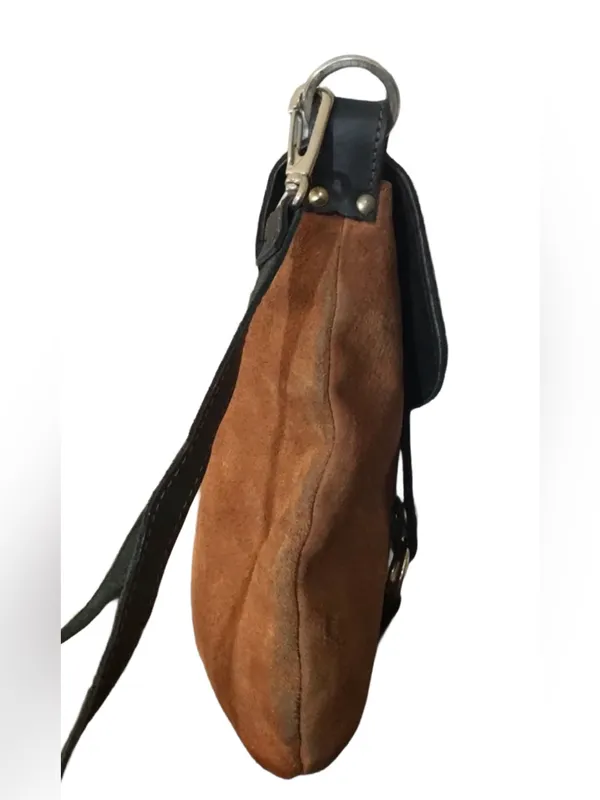 El Ceibo Handcrafted Tan Suede And Black Leather Crossbody Messenger Bag - Image 8