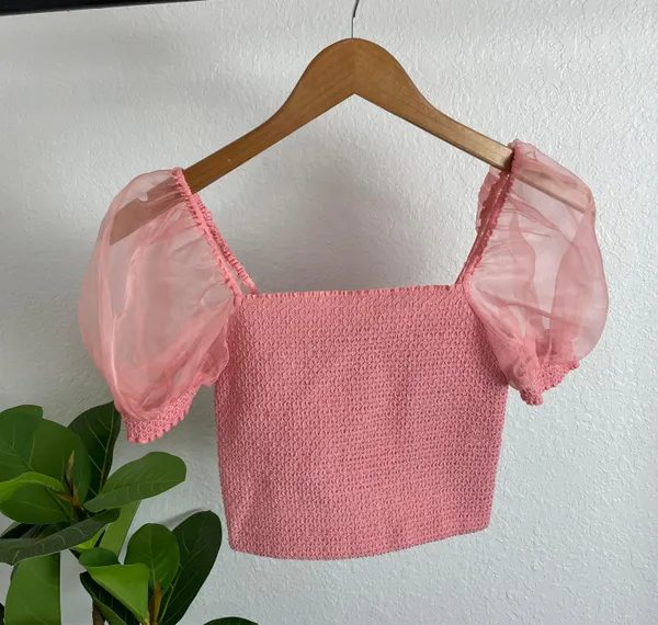 Alice + Olivia | Eliana Smocked Crop Top - Image 2