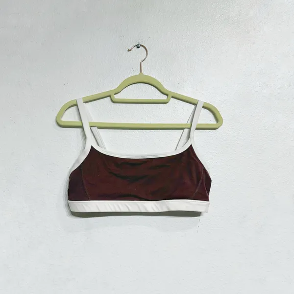 Athleta Garnet Square Neck Sports Bra Sz M - Image 2