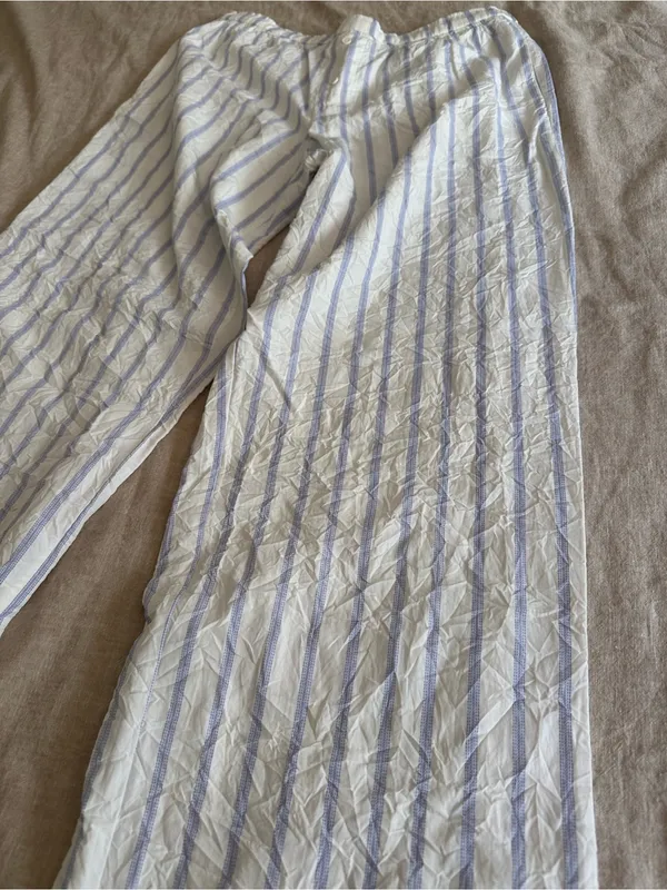 Zara Blue White Crinkle Striped Wide Leg Pants Size Medium - Image 2