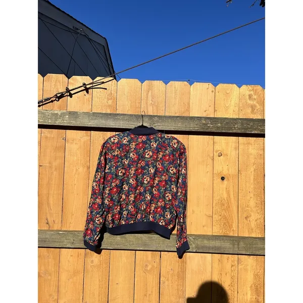 Karen Scott Vintage Floral Button Top Shirt‎ Large cottage Blue Red Winter Fall - Image 7