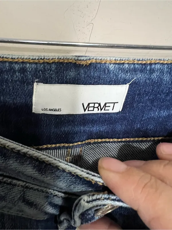 Vervet‎ High Rise Slim Straight Ankle Slit Crop Acid Wash Distressed Jeans - Image 6