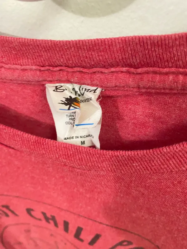 Red Hot Chili Peppers Graphic Tee Size M - Image 3