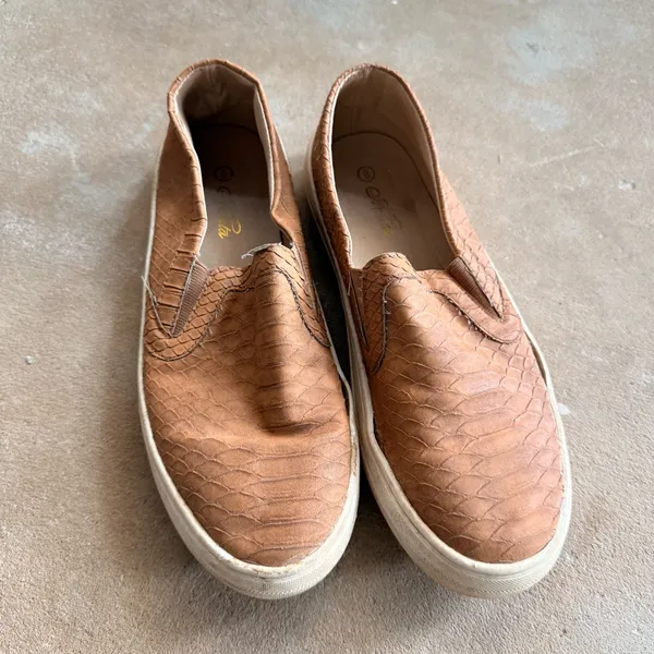 Source Unknown Tan Slip - Image 2