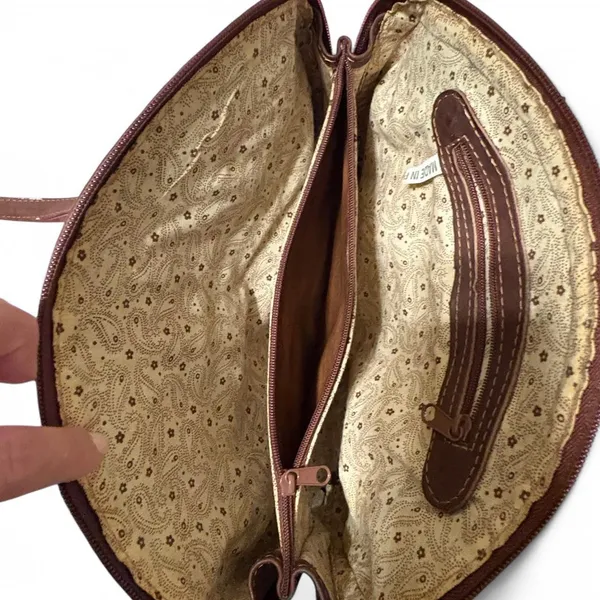 Vintage Brown Embossed Leather Shoulder Bag - Image 4