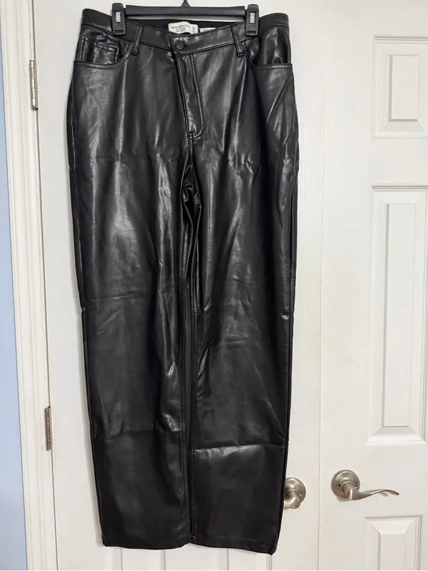 Abercrombie & fitch the 90’s straight ultra high-rise vegan leather size 32 14 - Image 2