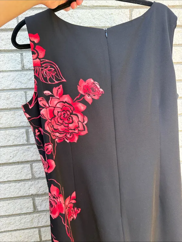 Sleeveless Black Midi Dress with Red Floral Panel - Image 5