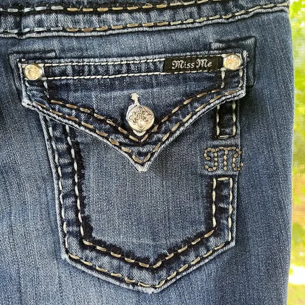 Miss Me Women's Signature-Rise Boot Cut Jeans Size 30 - Image 7
