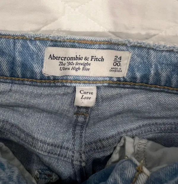 Abercrombie Jeans - Image 4