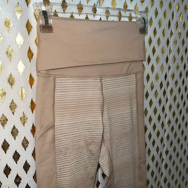 NWOT Offline by Aerie fold over hi rise leggings hugger nude tan size XS - Image 2