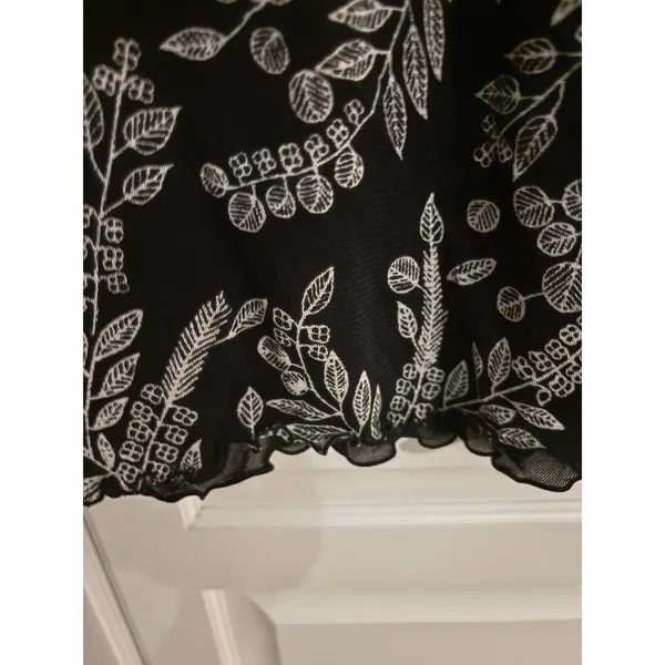 Sigrid Olsen Sport Womens Large Black White Floral Mesh V-Neck Lettuce Edge Top - Image 4