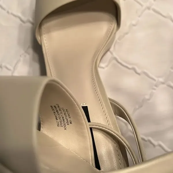 Aqua Bone/Cream Strappy Leather Sandals(Size 10M) - Image 9