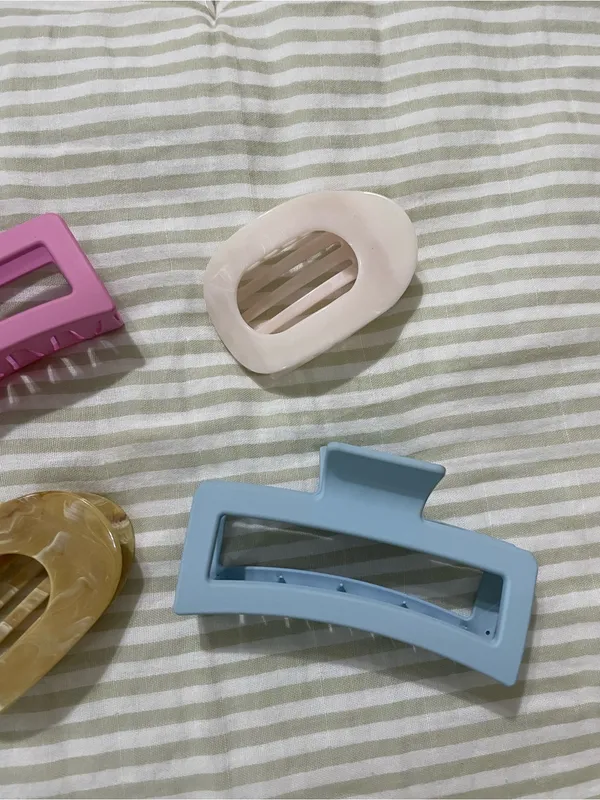 Large Claw Hair Clips and Flat Round Hair Clips Bundle Variety Pack - Image 3