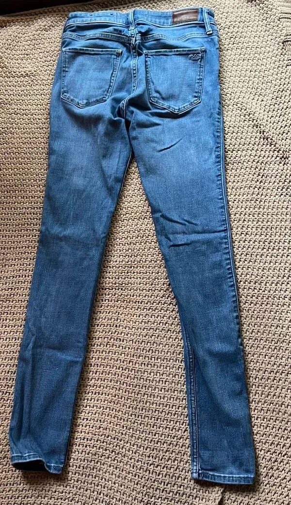 Hollister Jeans - Image 4