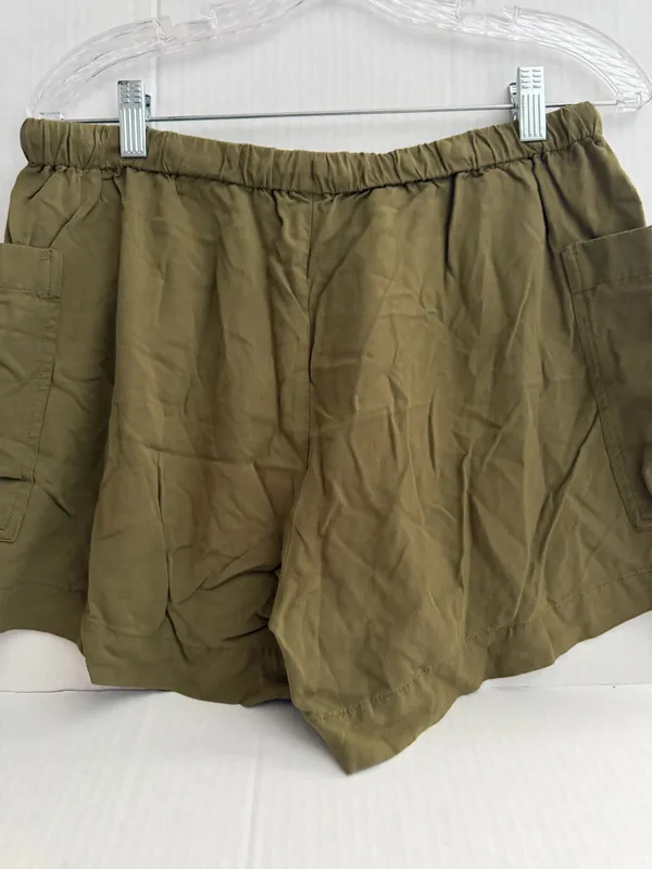 Old Navy Olive Drawstring Utility Shorts - Image 3