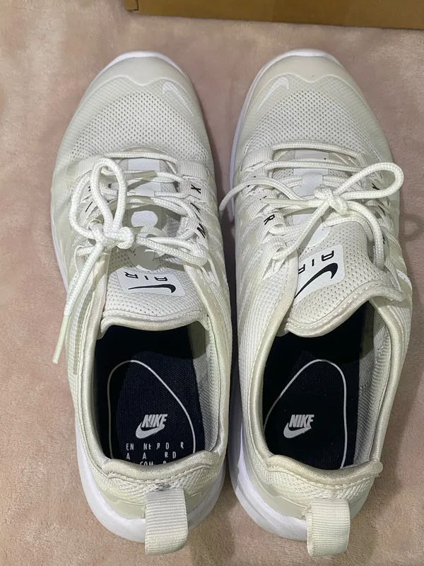 Nike Air Max Axis Running Shoe Womens Size 9 - Image 6