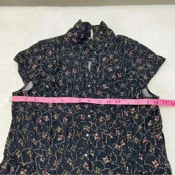 Free People Short sleeve Romper size s - Image 11