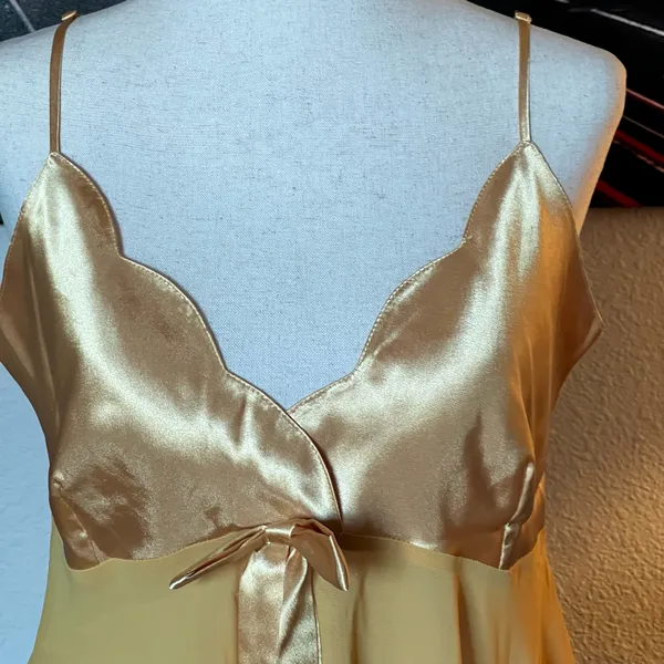 Womens medium Vintage Victoria's Secret slip dress nightgown - Image 5