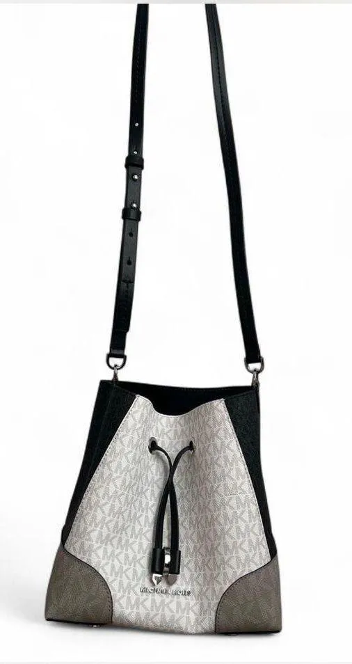 Michael Kors purse - Image 4