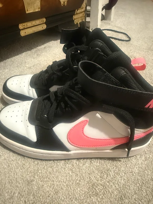 Nike youth size 6 - Image 2