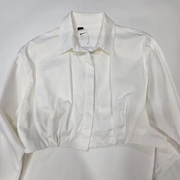 OW Collection Bella Crop Shirt in White Size M - Image 4