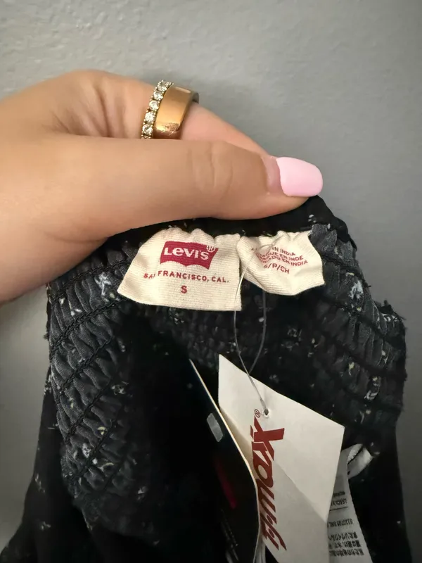 TJ Maxx Levi’s Top - Image 3