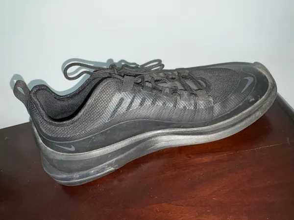 Nike Air Max Shoes - Image 4