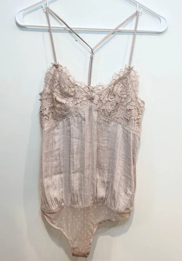 NEW Floral Lace Bodysuit / Blouse - Image 5