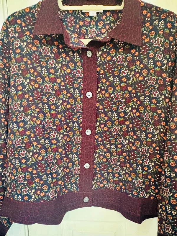 NWT!! LOFT Outlet Mixed Prints Floral Button Down Top - Image 3