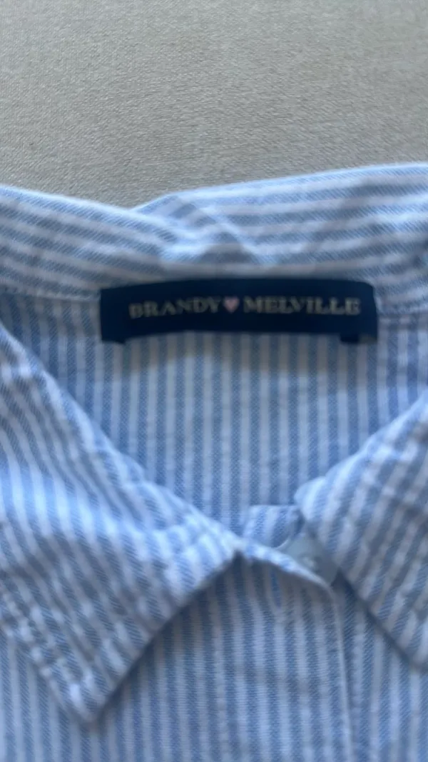 Brandy Melville Button up Top - Image 5