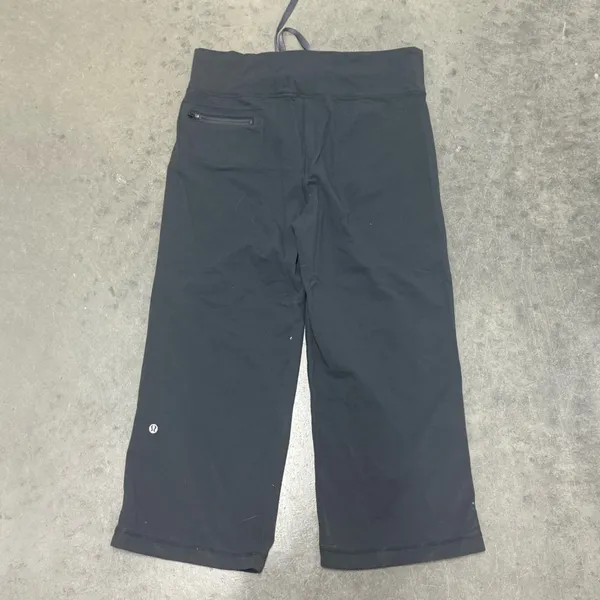 lululemon Align™ Super-High-Rise Wide Leg Crop 23" Black size 8‎ - Image 2