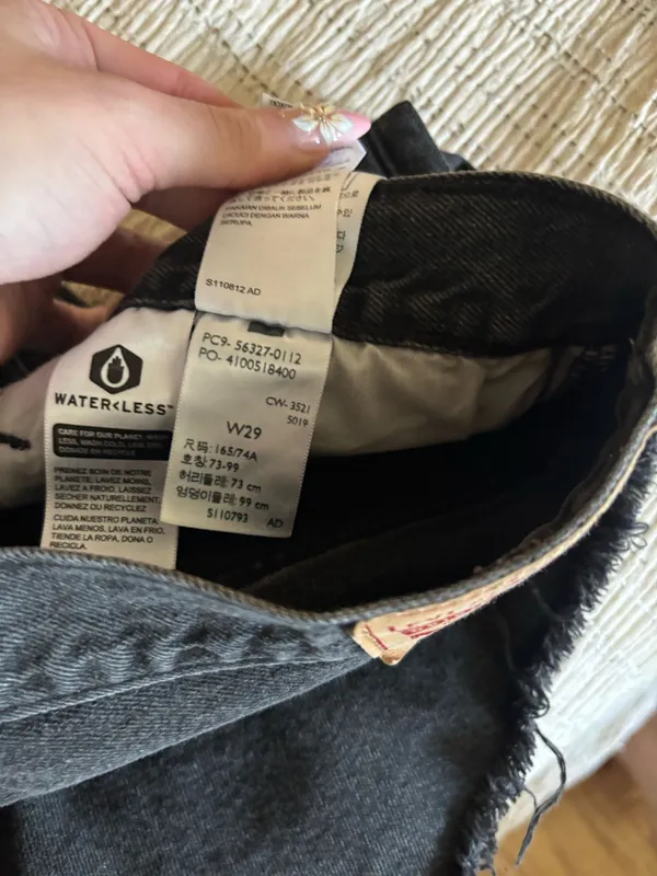 Levi’s Shorts 501 - Image 4