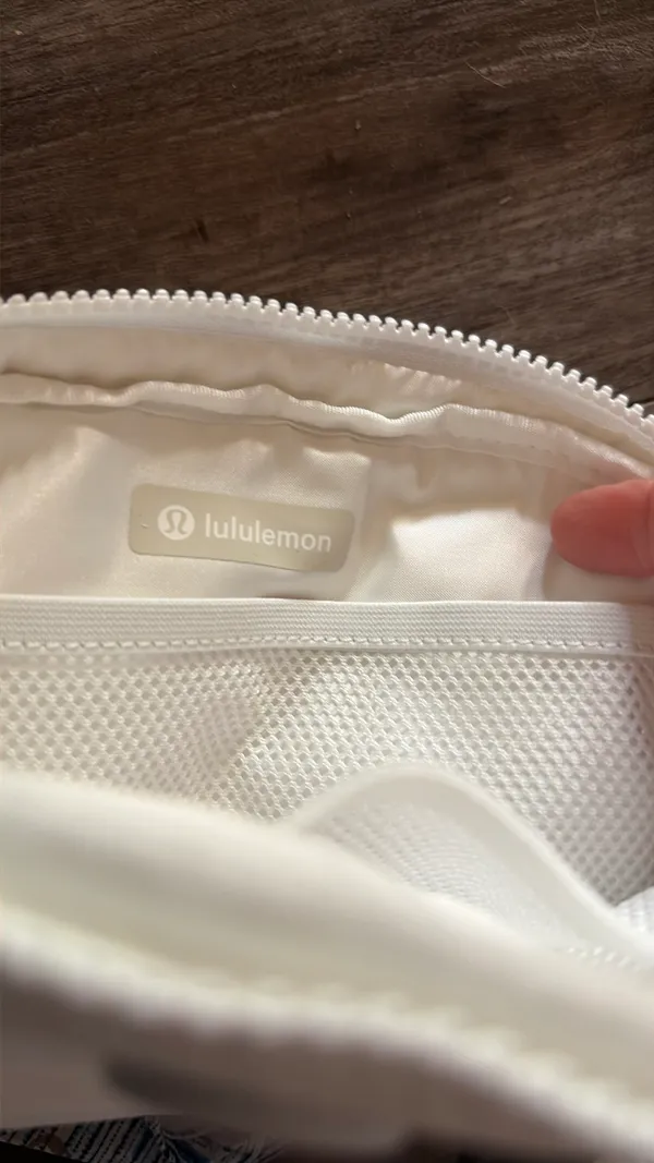 Lululemon Everywhere Belt Bag Puff Wunder - Image 4