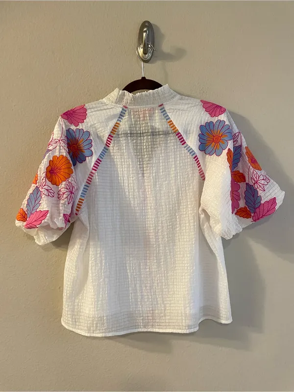 THML Floral Embroidered Puff Sleeves Ruffle Neck Texture Popover Top Size Small - Image 6